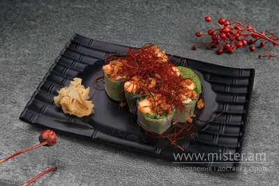Спрінг рол з лососем Yoki restaurant undefined фото
