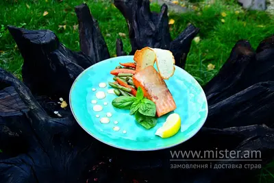 Філе лосося з карамелізованими овочами Ресторація Озеро undefined фото