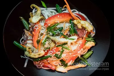 Рисова локшина WOK з курчам в кисло-солодкому соусі Sushi-Pizza by La Spezia (вул.Харківська, 5/1) undefined фото