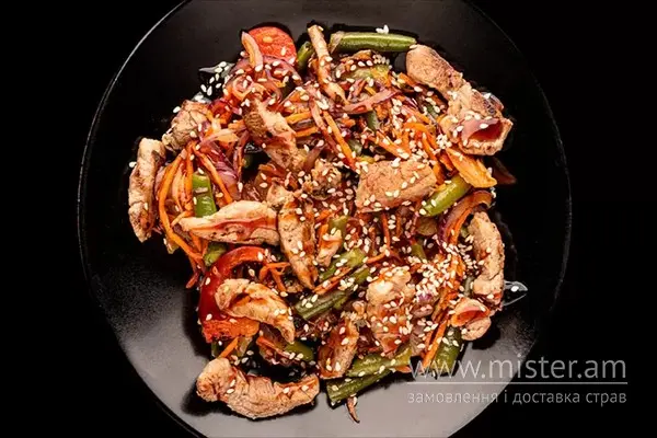 Теплий WOK салат зі свининою - "Sushi-Pizza by La Spezia (вул.Харківська, 5/1)" в Сумах фото