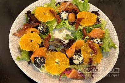 Салат з мандарином та сирними кульками VIN&GRET undefined фото