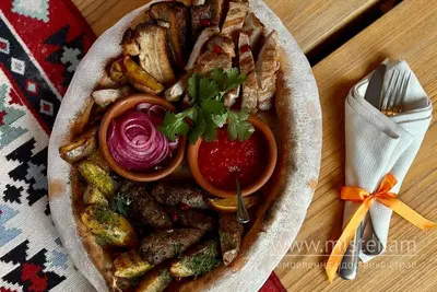 Хачапурі з м'ясом, люля кебабом та ребром на компанію Салобіє undefined фото