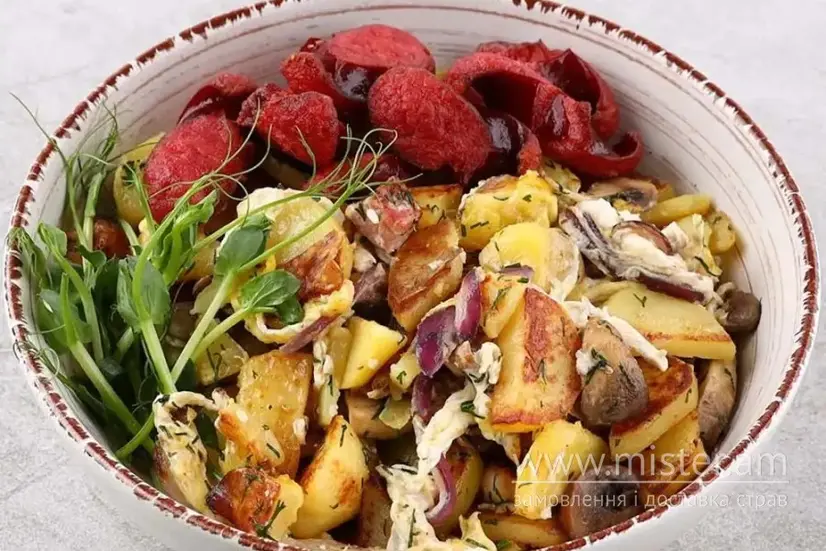 Картопля смажена з беконом та ковбасками - "Ikura" в Хмельницькому фото