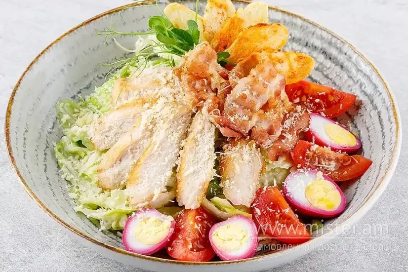 Салат "Цезар" з куркою та беконом - "Ikura" в Хмельницькому фото