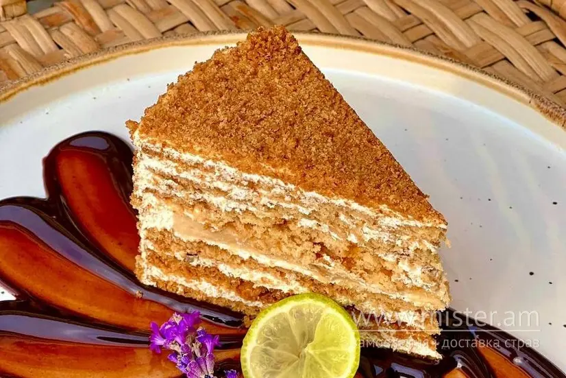 Карамельний медівник з грецьким горіхом - "Кучері" в Чернівцях фото