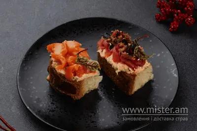 Брускета бріош з тунцем Yoki restaurant undefined фото