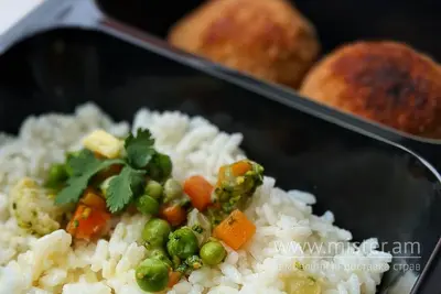 Рибні котлети з рисом та овочами (готова продукція) Світанок undefined фото