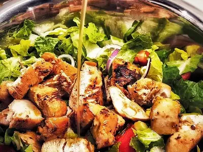 Салат з овочами, квасолею та куркою Мама Хуана undefined фото