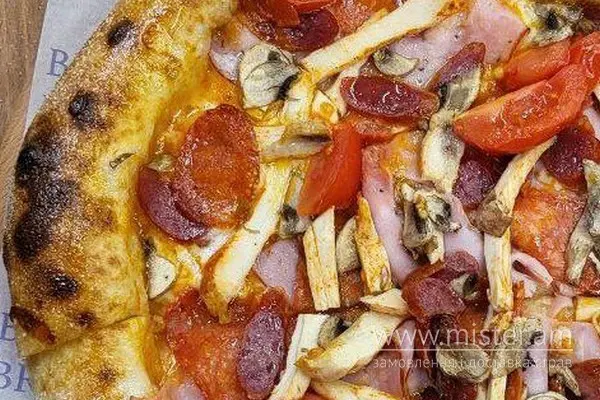 Піца "Crazy Meat" - "Broyt un tsu Broyt" в Чернівцях фото