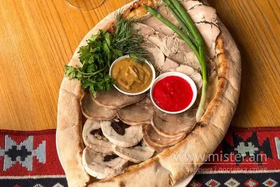 М`ясні делікатеси на компанію Салобіє undefined фото