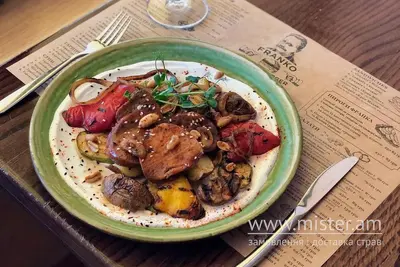 Язик на кремі із цвітної капусти та овочі гриль Franko beef&burger undefined фото