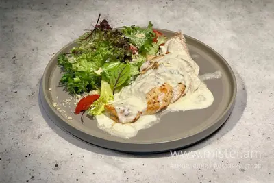 Куряча грудка під соусом дор блю Trattoria undefined фото
