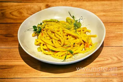 Паста Букатіні з куркою та овочами Trattoria undefined фото