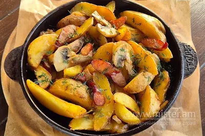 Картопля з ковбасками та грибами  1+1 undefined фото