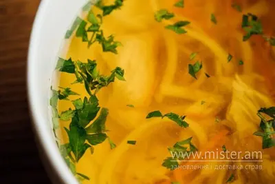 Домашній бульйон з куркою, локшиною та яйцем Кремінь undefined фото