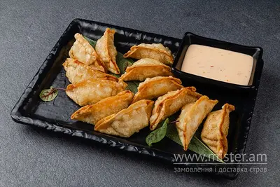 Гьодзе з лососем Yoki restaurant undefined фото
