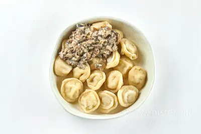Пельмені Кропивницькі під грибним соусом Паштет на Тельнова undefined фото