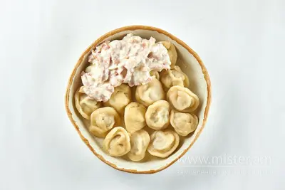 Пельмені фірмові під соусом Карбонара Паштет на Тельнова undefined фото