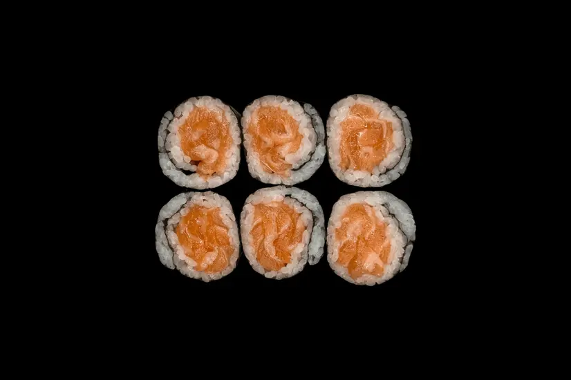 Макі з копченим лососем - "Eclipse Sushi" в Софіївській Борщагівці фото