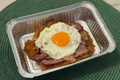 Шніцель з беконом та смаженим яйцем GoodFood undefined фото