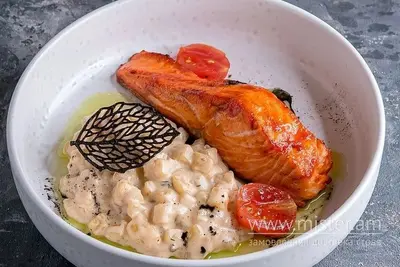 Стейк з лосося в глазурі Кім Чі та картопляним різотто The Truffle undefined фото