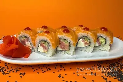 Рол з тунцем, лососем та соусом Шрірача Celentano Pizza undefined фото