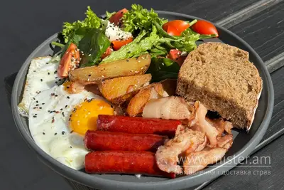 Сніданок фірмовий з ковбасками Сусіди undefined фото
