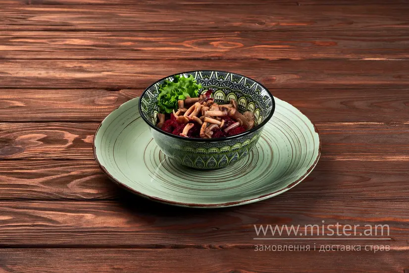 Салат "Бурячковий" з опеньками - "Корчма у Вакули" в Чернівцях фото