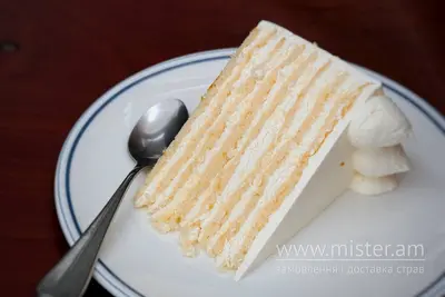Торт Молочна дівчинка Small Cafe undefined фото