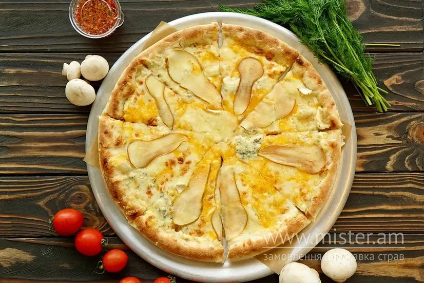 Піца "5 сирів з грушею та гострим медом" 32 см - "Street Pizza" в Черкасах фото