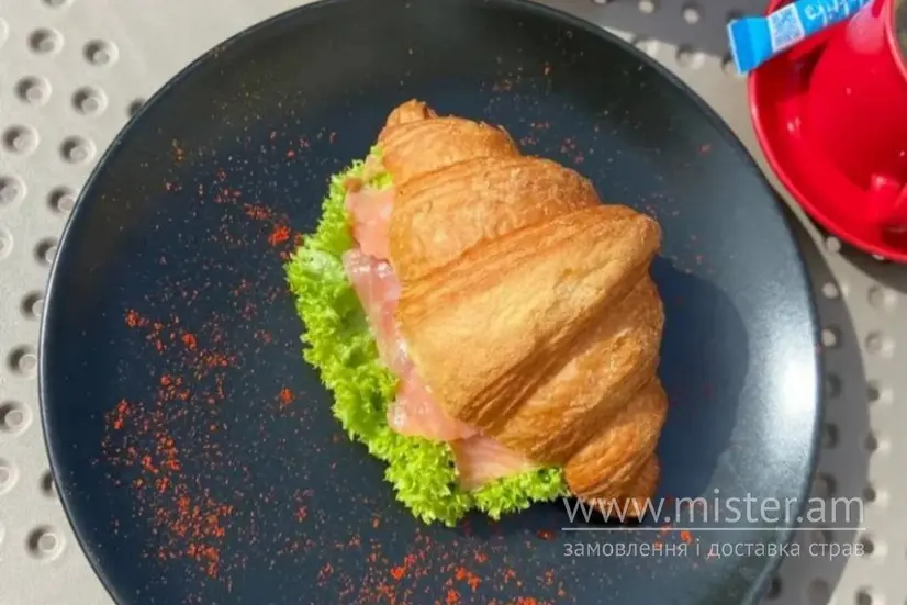 Круасан з лососем - "Ciabatta" в Чернівцях фото