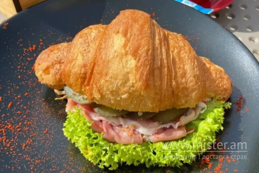 Круасан з прошуто - "Ciabatta" в Чернівцях фото 