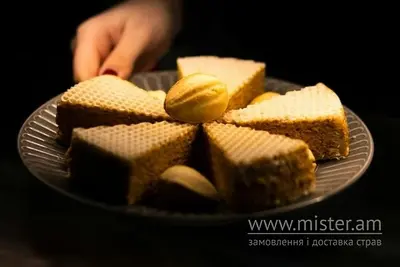 Вафельний торт та горішок Buffet undefined фото