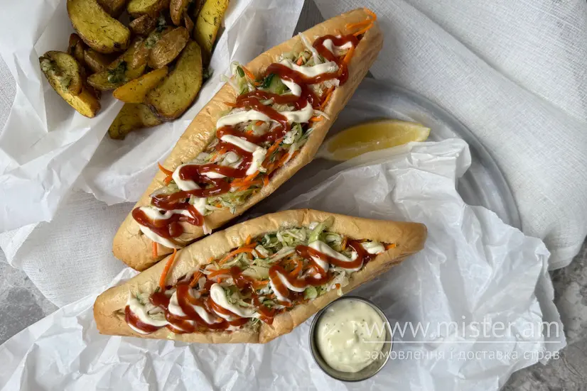 Хот-дог  в булочці з молочною сосискою - "Grill House" в Дрогобичі фото 