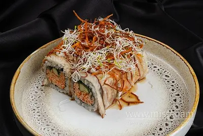 Рол з вугрем та крабом Yoki restaurant undefined фото