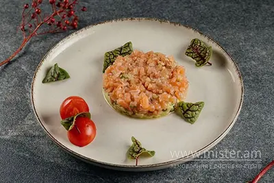 Тартар з лосося та гуакамоле Yoki restaurant undefined фото