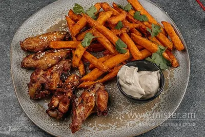 Курячі крильця з соусом дорблю хойсін Yoki restaurant undefined фото
