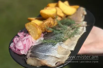 Оселедець з картоплею та цибулею Чотири Чебуреки & Rebrobar undefined фото