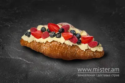Круасан Малина-лохина Lviv Croissants undefined фото