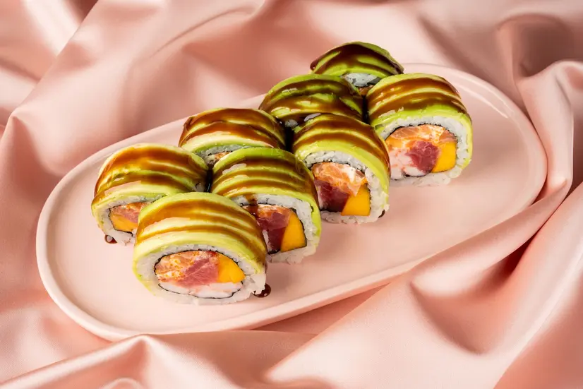 Яскравий - "Aura Sushi" в Києві фото 