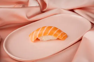 Суші з лососем Aura Sushi undefined фото