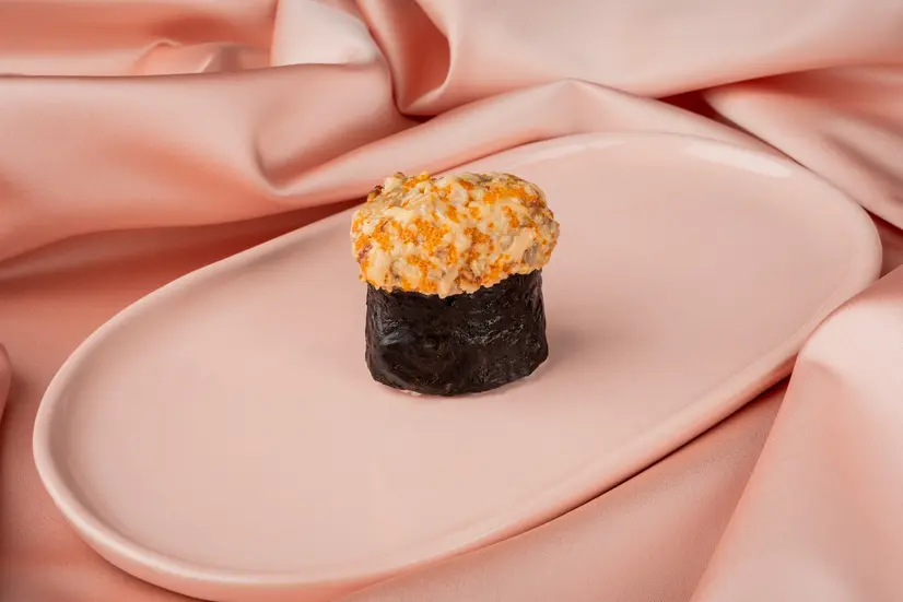 Гункан з вугрем - "Aura Sushi" в Києві фото