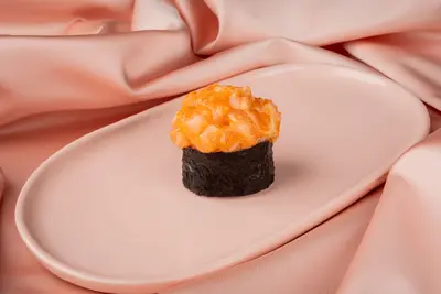 Гункан з лососем Aura Sushi undefined фото