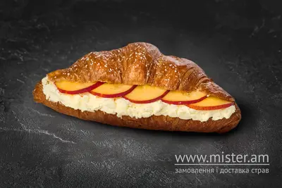 Круасан з кремом маскарпоне та персиком Lviv croissant undefined фото