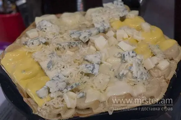 Egg Waffle "4 сири" - "Home Food & Baker`s Bliss" в Рівному фото 