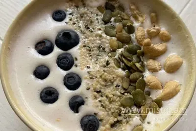 Кіноа на кокосовому молоці з ягодами Vegan Healthy Food undefined фото