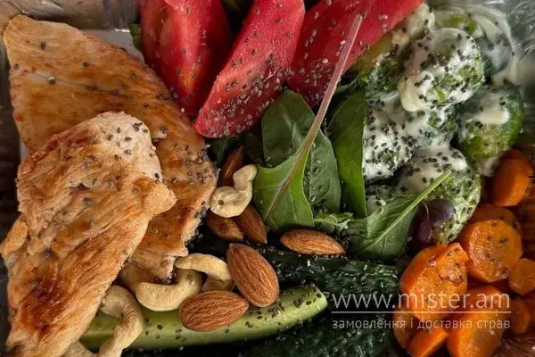Боул з курячою грудиною та овочами  - "Healthy Food" в Рівному фото 