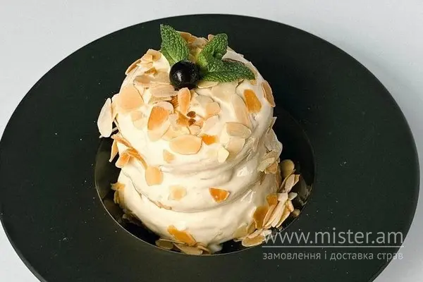 Макаронс з вишнею - "Show Basilic" в Луцьку фото 