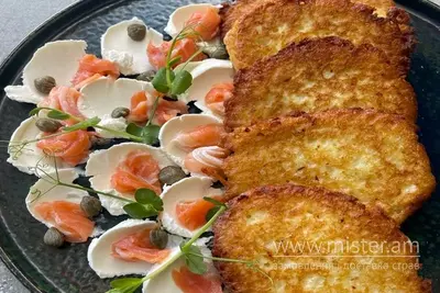 Деруни з картоплі з крем-сиром та лососем Кочерга undefined фото