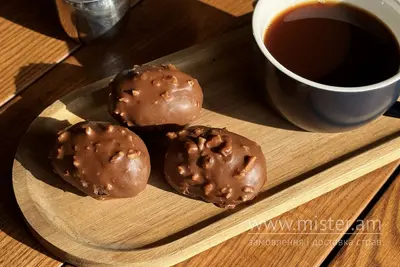 Тістечко Тартуффель з горіхами Small Cafe undefined фото